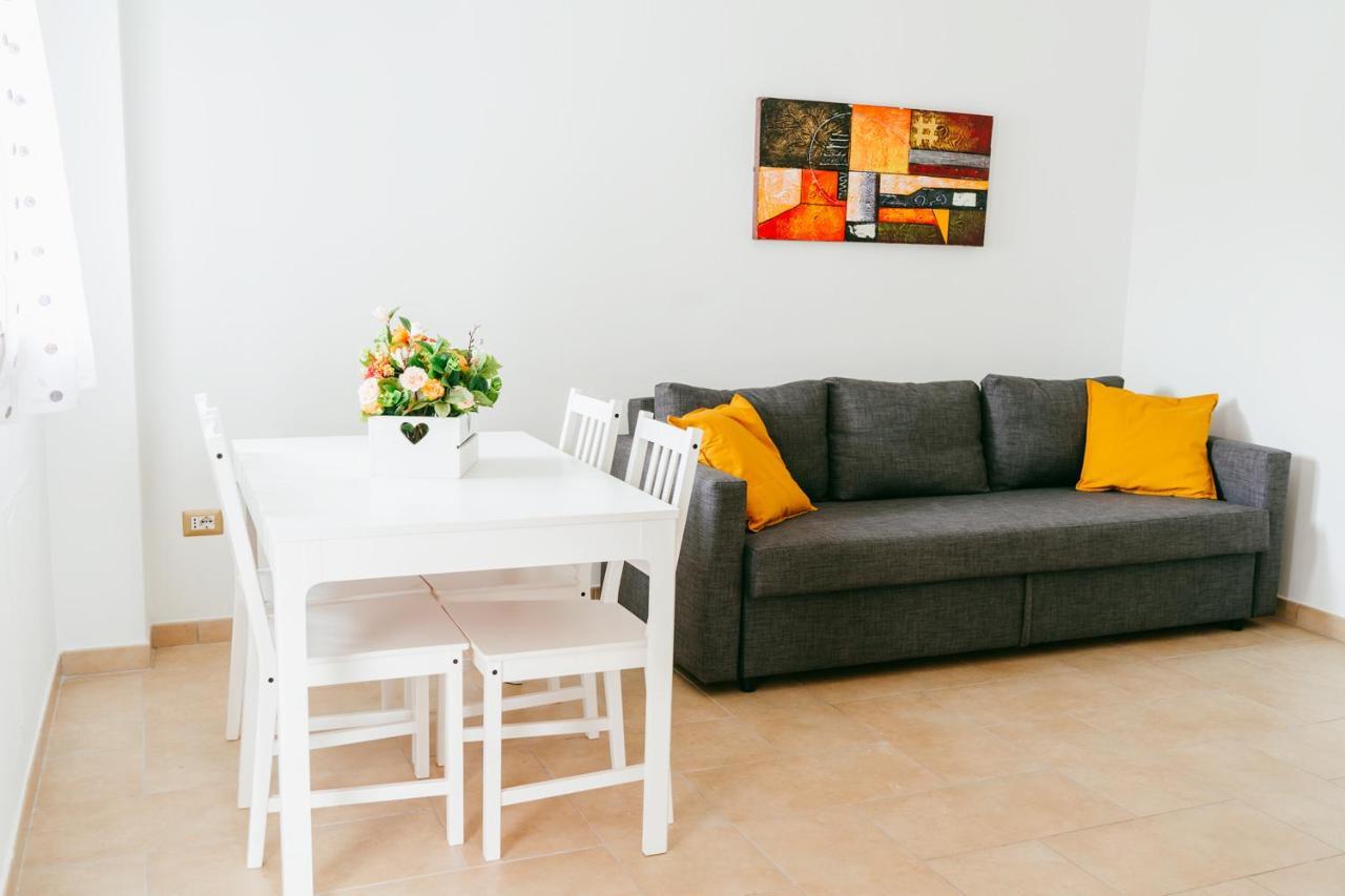 Easysleep Fiumicino Apartment Bagian luar foto